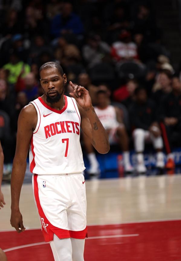 足球游戏电脑版实况-杜兰特背靠背31+3+5抢断难救主，申京11中3阿门8分，火箭不敌黄蜂