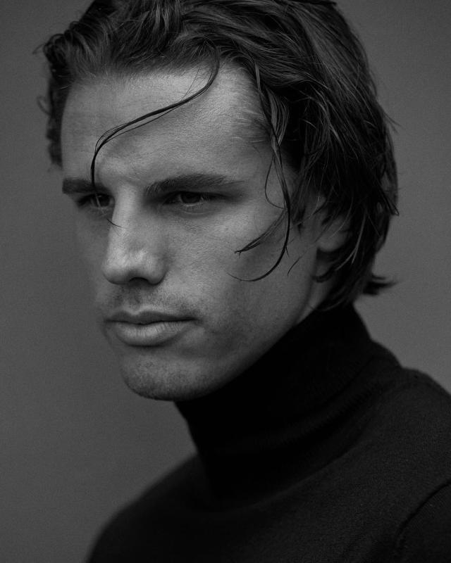 足球游戏电脑版实况-扑出姆巴佩点球 索默爱烹饪唱歌弹琴 脚下有活儿